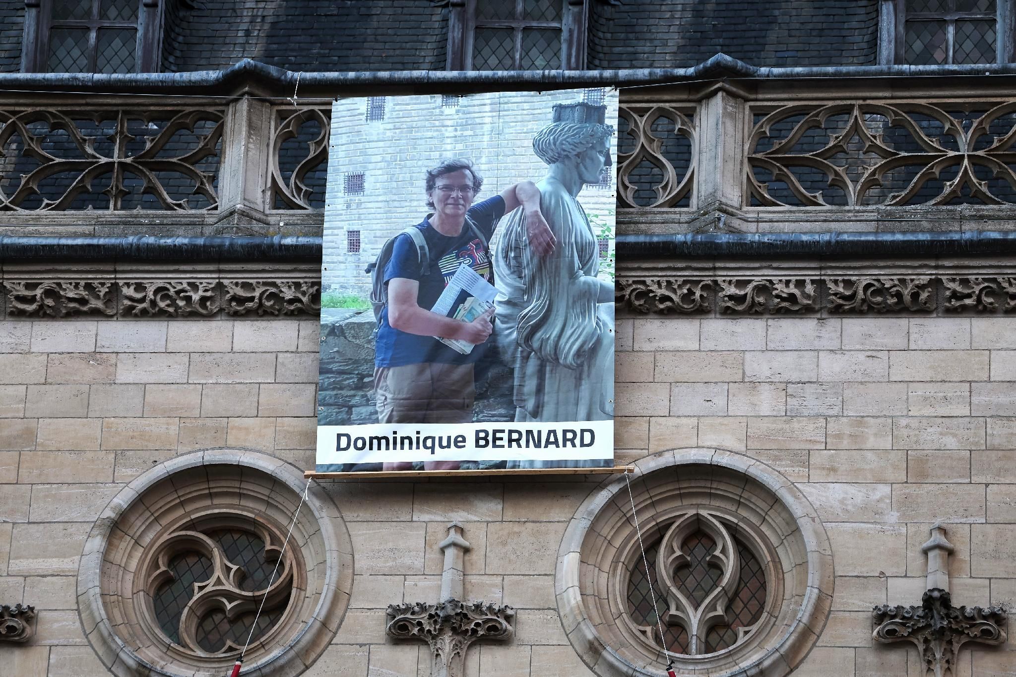 Dernier Hommage Religieux Dominique Bernard L Enseignant Assassin